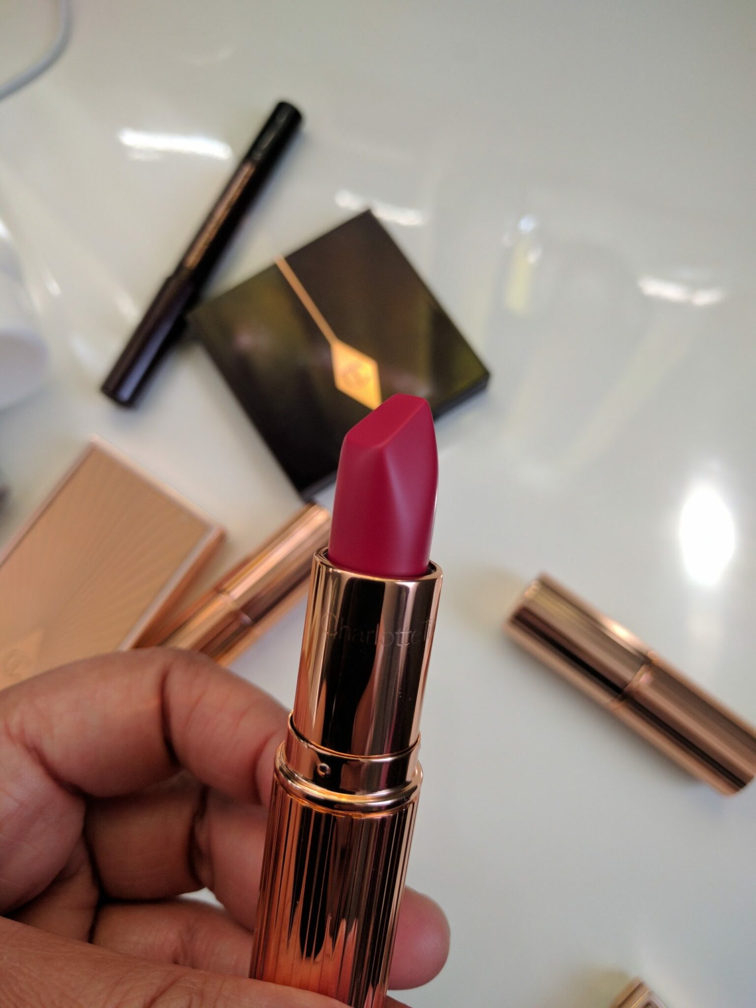 Charlotte Tilbury Lipstick Pillow Talk, The Queen, Hel's Bell, Bond