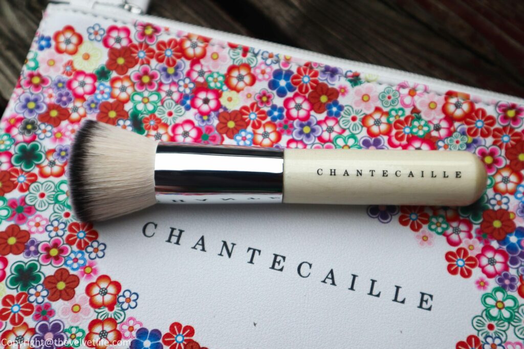 Chantecaille Mini Buff & Blur Brush review