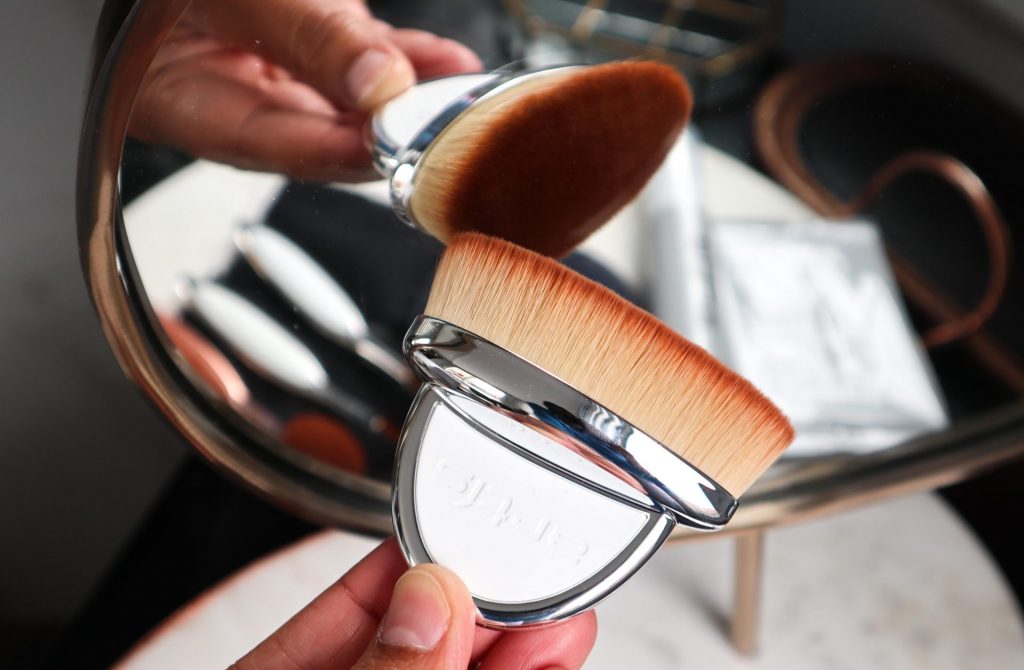 Artis Brushes Elite Fini Brush Review