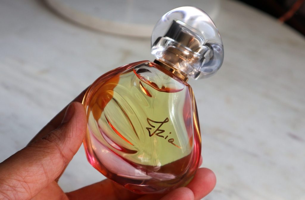 lige ud Lækker elite Sisley Paris Izia Perfume Review - The Velvet Life