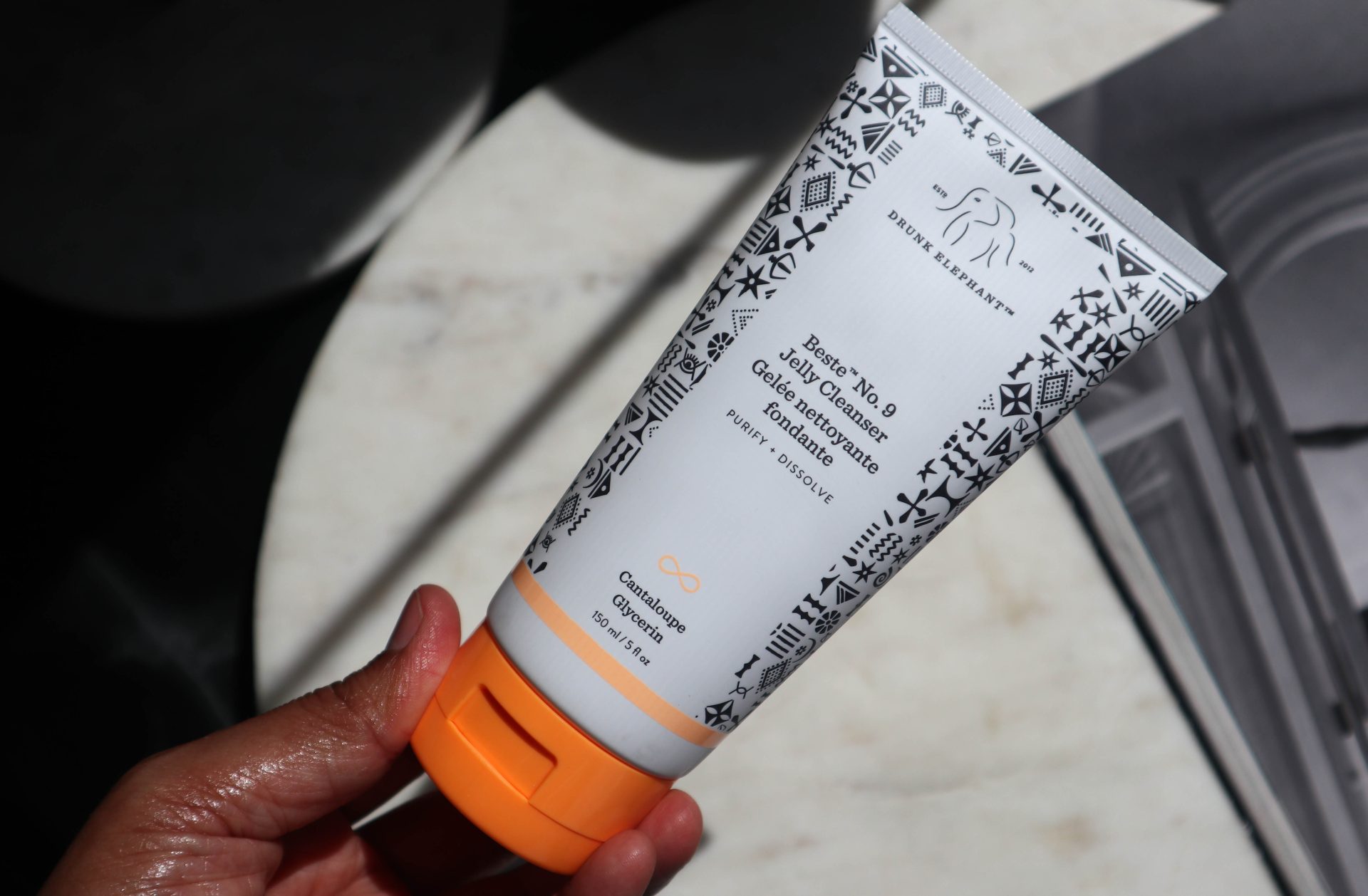 Drunk Elephant Beste No. 9 Jelly Cleanser Review The Velvet Life