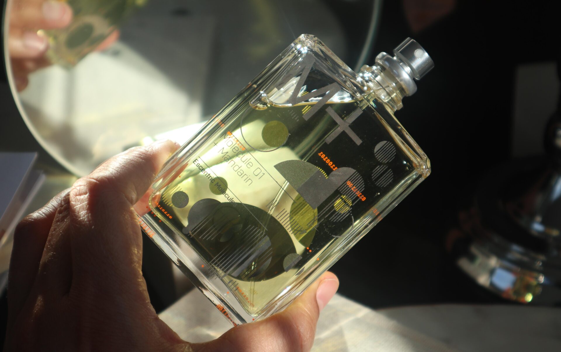 Escentric Molecules Molecule 01 + Mandarin Review - The Velvet Life