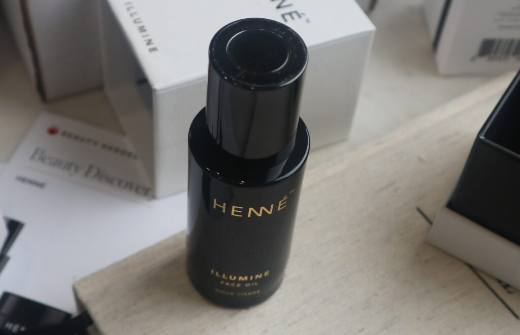 Henné Organics Illumino Face Oil Review