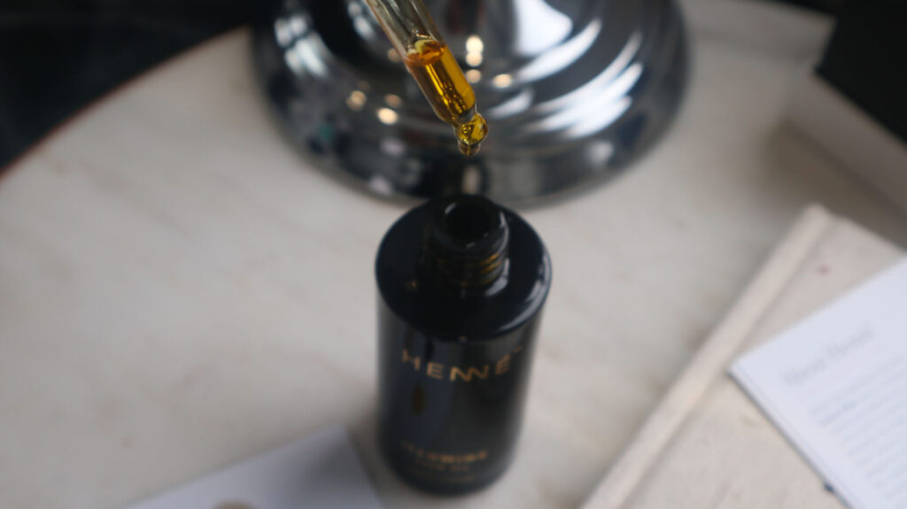 Henné Organics Illumino Face Oil Review