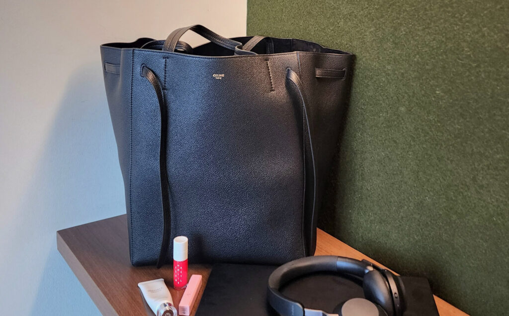 Celine - Authenticated Cabas Phantom Handbag - Leather Black Plain for Women, Very Good Condition