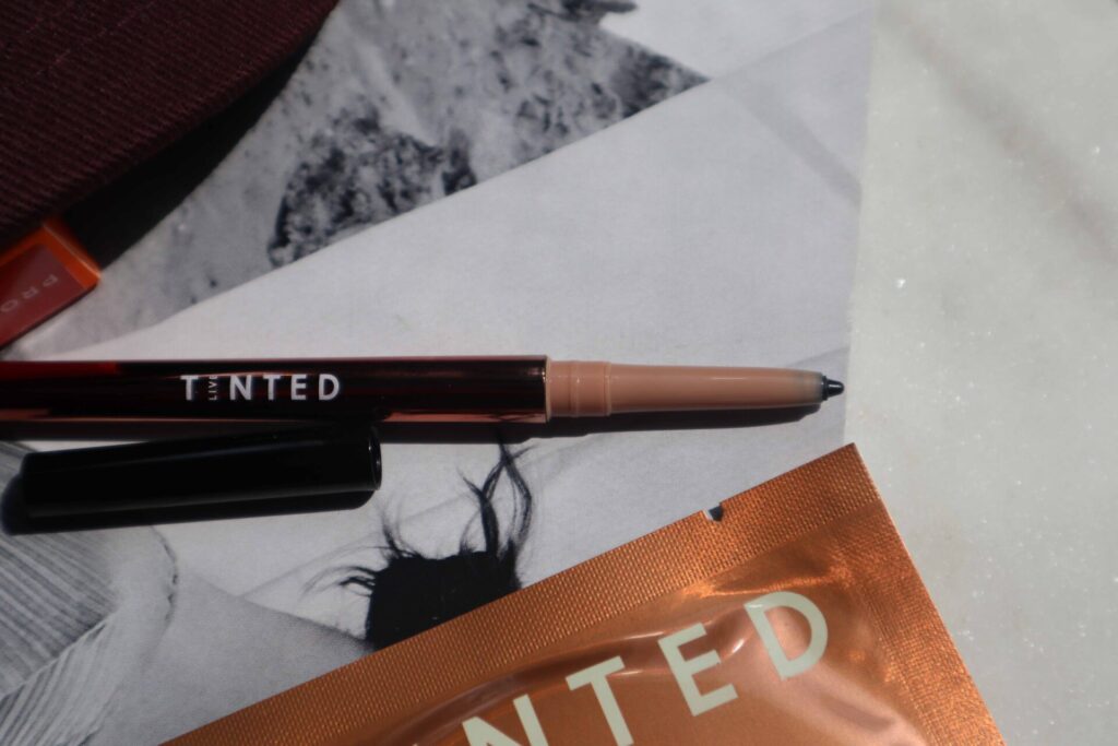 Live Tinted Hueliner Eye Pencil In 'Black' Review