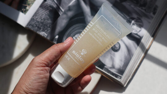 Sisley Paris Phyto Blanc Buff and Wash Facial Gel Review