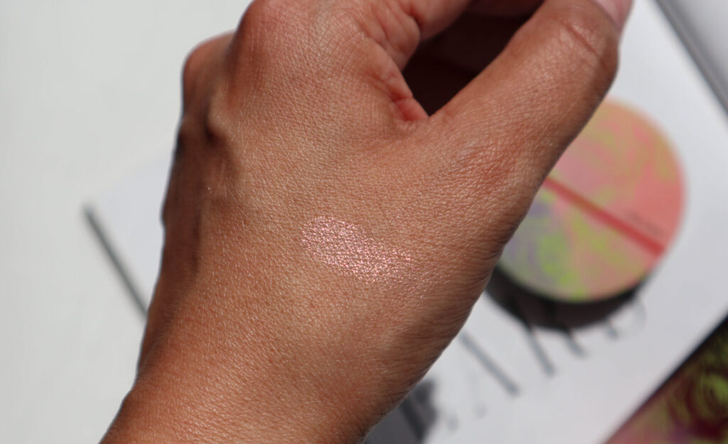 Shiseido x Hunter Limited Edition Aura Dew Illuminator Swatches