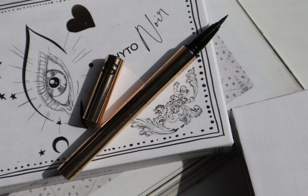 Sisley Paris Ligne Noire Eyeliner Review