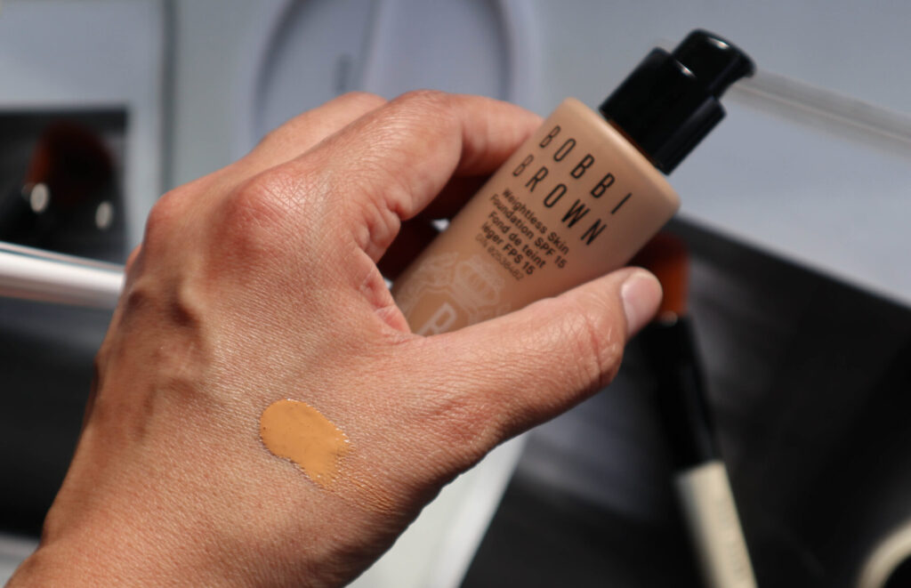 Bobbi Brown Weightless Skin Foundation SPF 15 Swatches