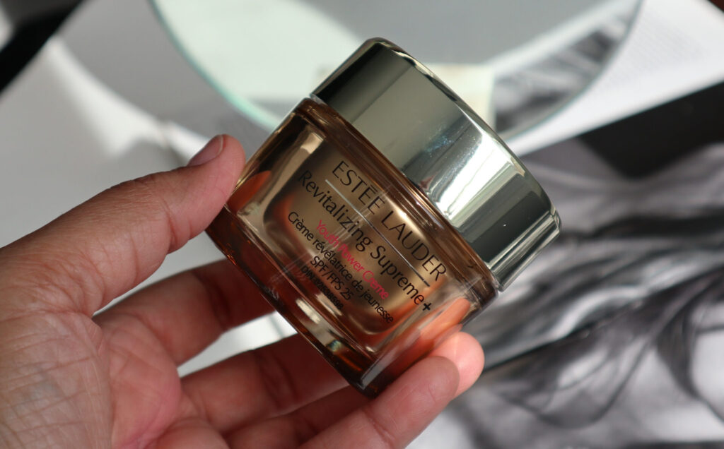 Estée Lauder Revitalizing Supreme+ Youth Power Crème SPF 25 Review