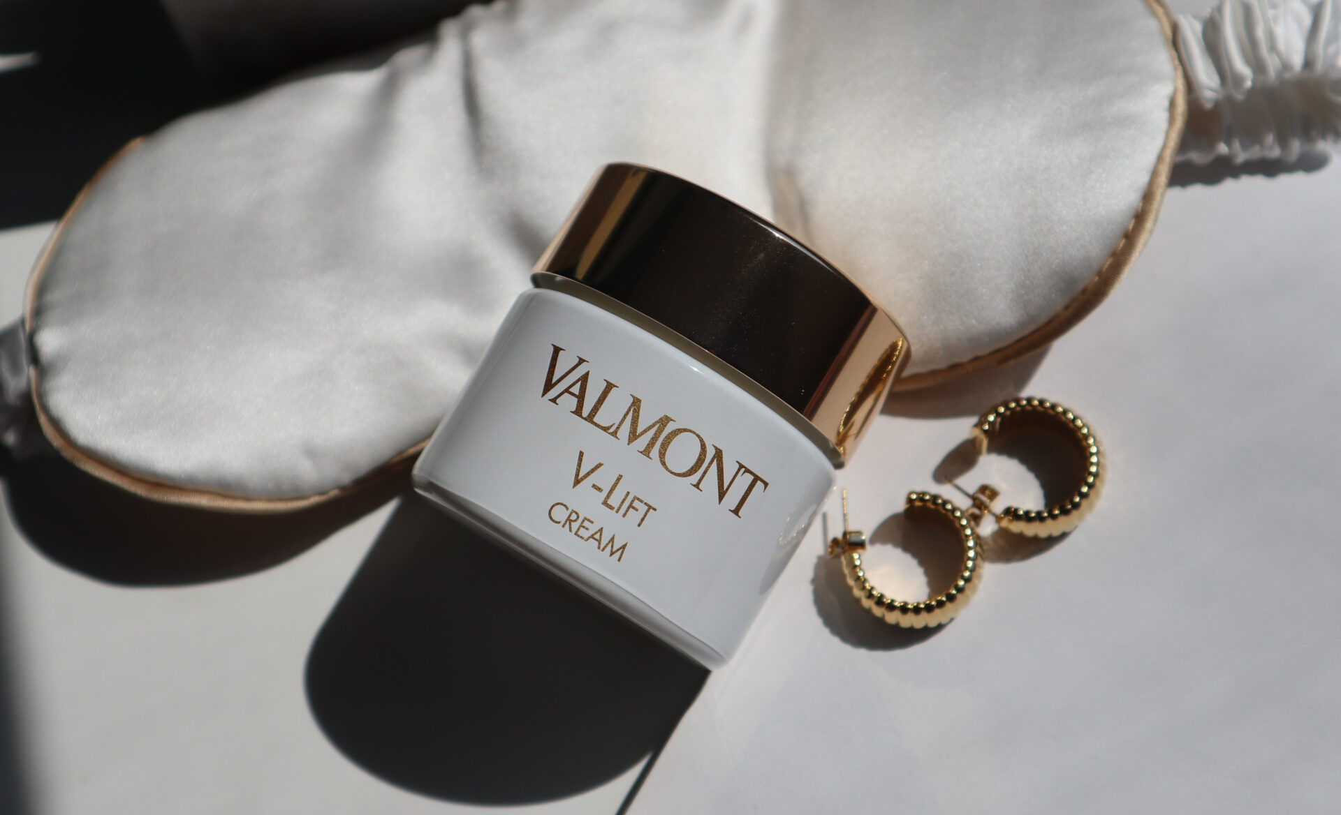 Valmont V-Lift Cream: Your Path to Lifted, Youthful Skin. - The